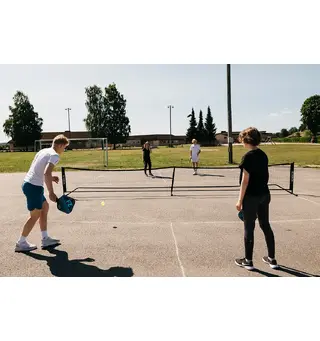 Pickleball Skolesett | 12 spillere Pakke | 3 nett | 12 racketer | 12 baller